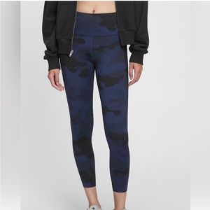 GapFit High Rise Power 7/8 Length Leggings SZ L